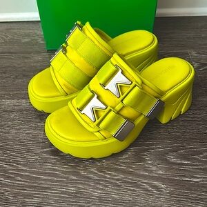 Bottega Veneta Flash Buckle Mule Sandal in Kiwi